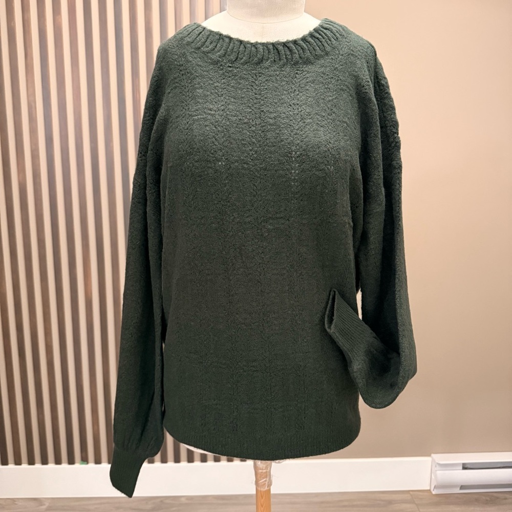 BNWOT Hinge Green Crew Neck Cut Out Sweater